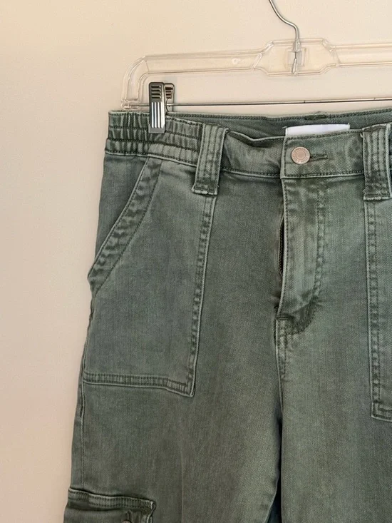 Women's Olive Green Cargo Pants with Utility Pockets - Picture 3 of 3